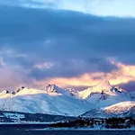 Charming At The Gateway To The Arctic Apartment *